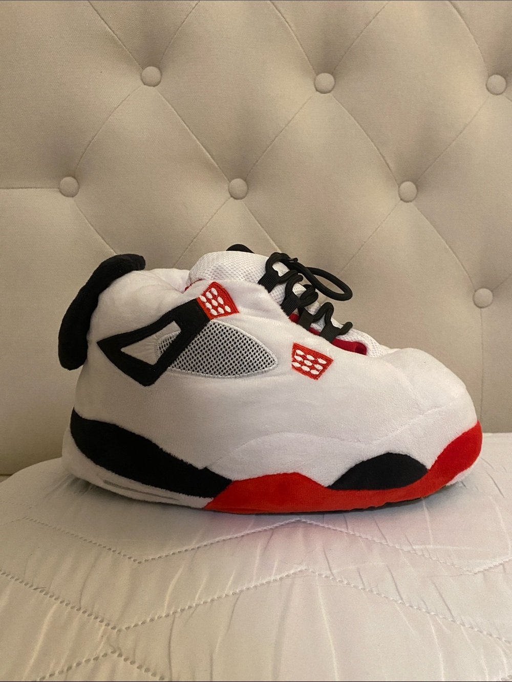 Jordan 4 Slippers - Picture 2 of 3